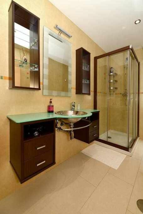 Sientete Como En Casa En Apartamento Padre Isla Apartment Leon Ngoại thất bức ảnh