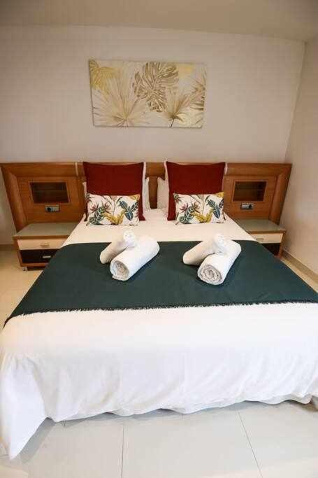Sientete Como En Casa En Apartamento Padre Isla Apartment Leon Ngoại thất bức ảnh